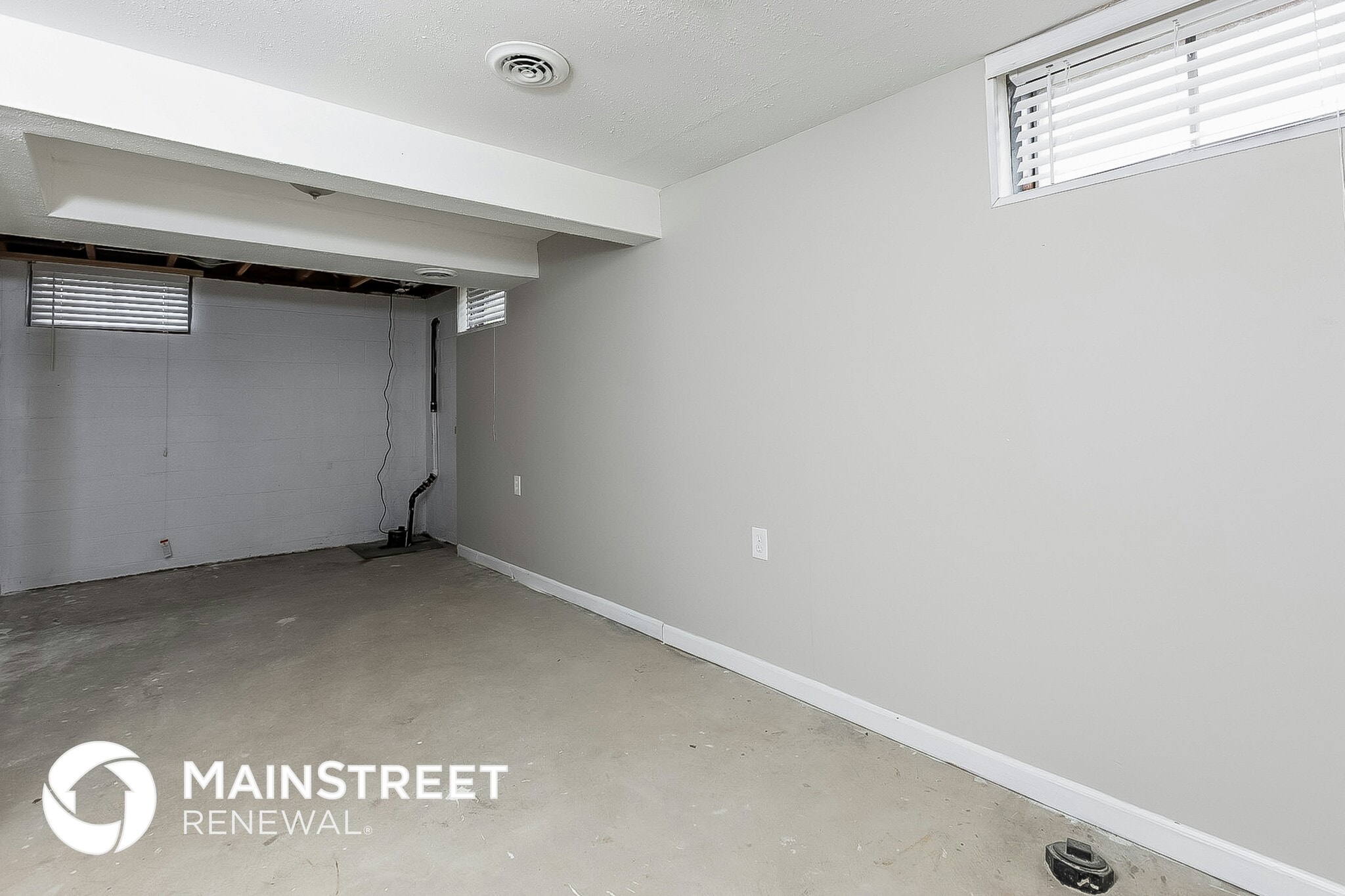 Building Photo - 2535 Stonington Ave