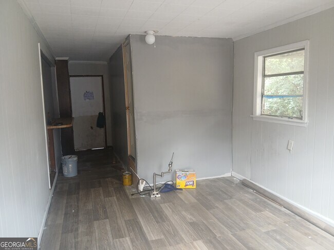 Building Photo - 1387 Dewey St
