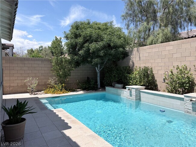 Building Photo - 9936 Wildhorse Cyn Ave