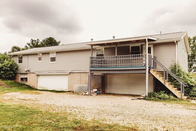 Building Photo - 1330 James Cir