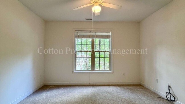 Building Photo - 8854 Plantation Landing Dr