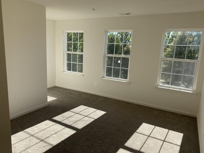 Building Photo - 101 Trails Way
