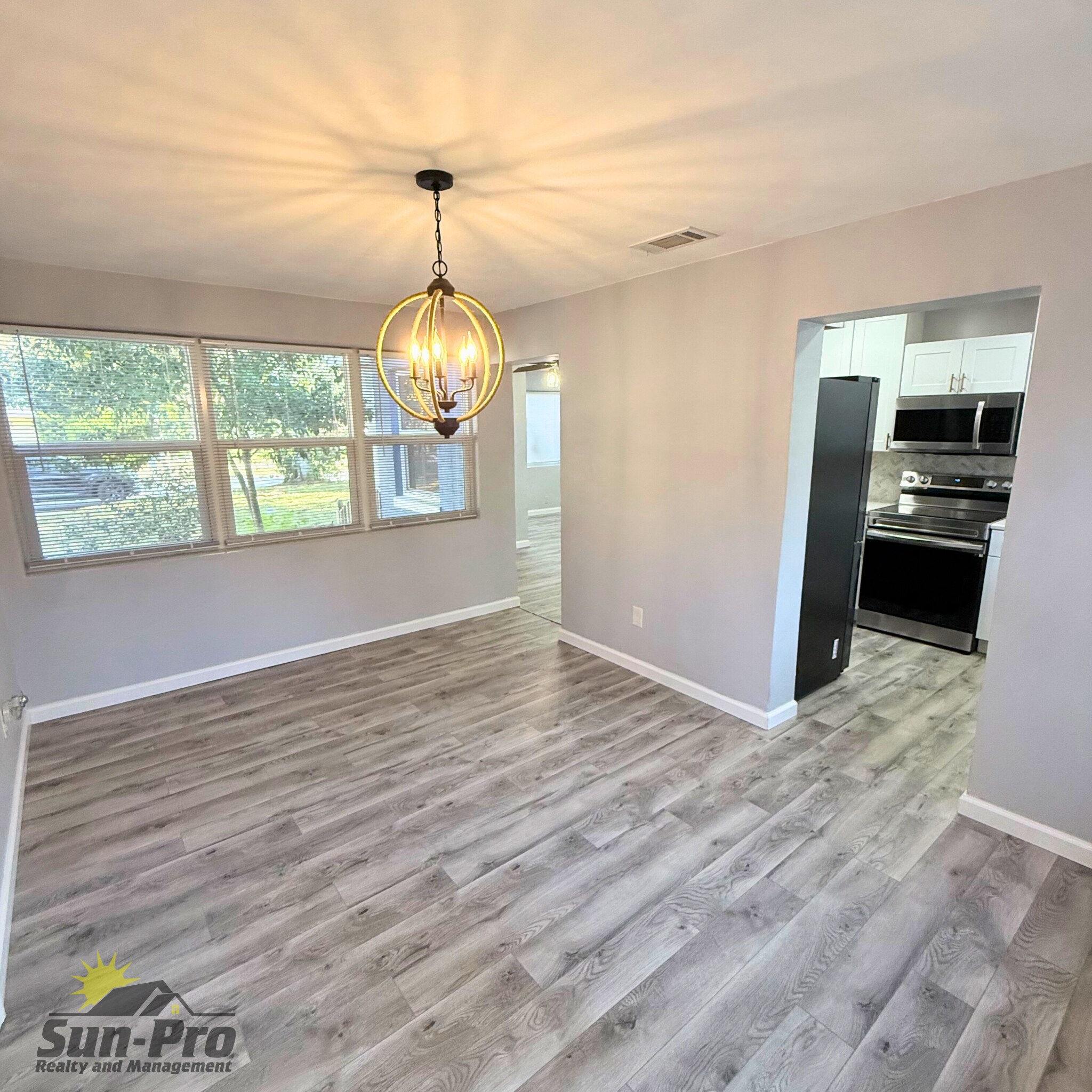 Building Photo - 332 S Seneca Blvd