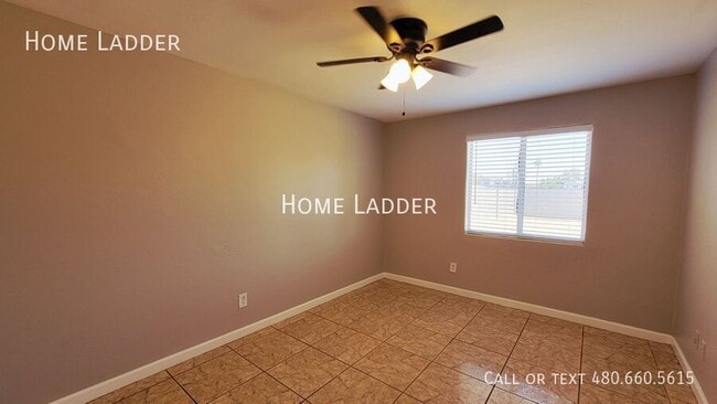 Building Photo - 7031 W Almeria Rd