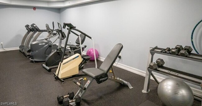 Building Photo - 1100 Pine Ridge Rd