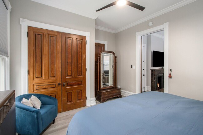 Building Photo - $1495 Tastefully furnished 1BR Apartment |...