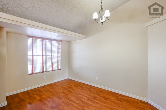 Building Photo - 5727 W Villa Maria Dr