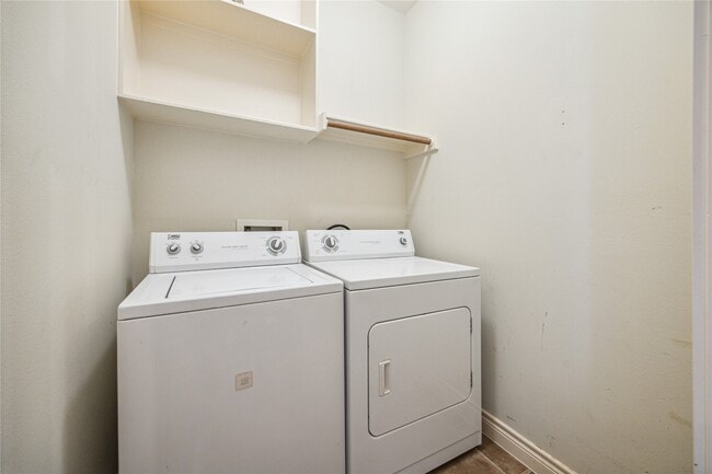 Building Photo - 5841 Katy St