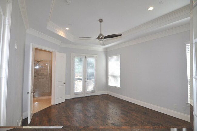 Building Photo - 5318 Longview St
