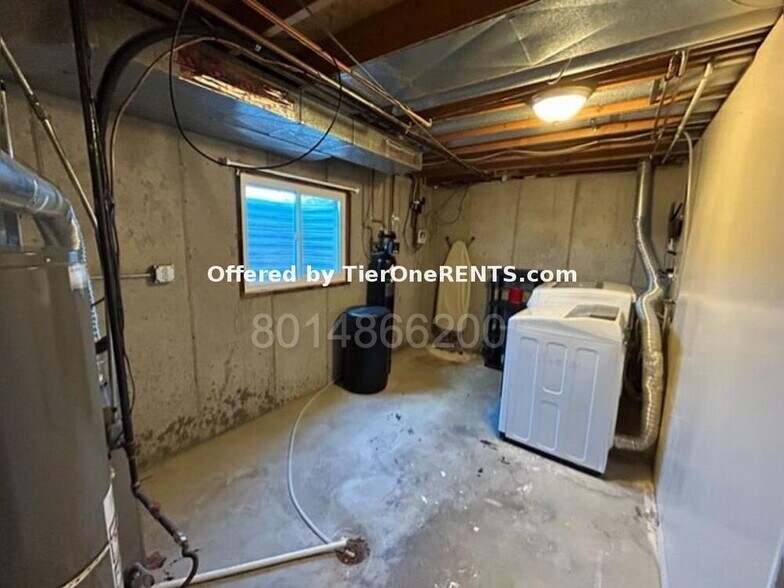 Building Photo - This property offers a NO DEPOSIT option available for qualified renters!