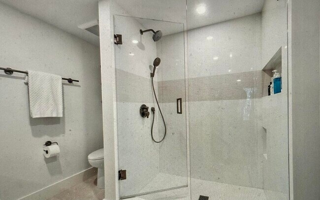 Building Photo - 1100 Scotia Dr