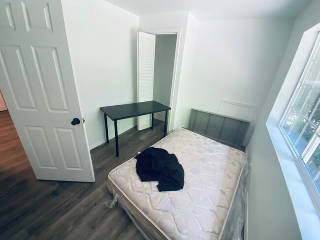 Building Photo - 3 bedroom - Stanwood Duplex