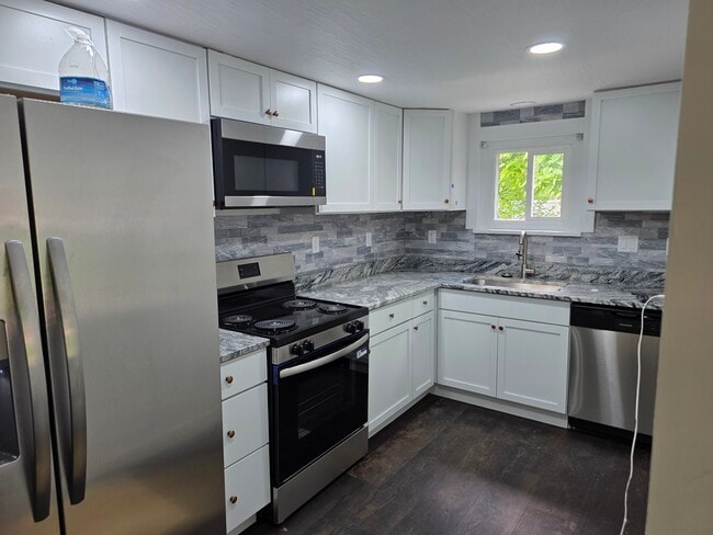 Building Photo - 2129 Eddystone Ave