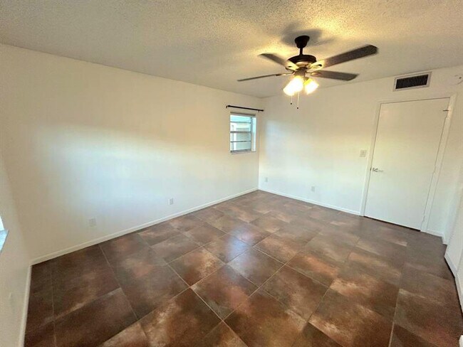 Building Photo - 4147 NW 90th Ave