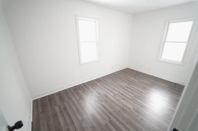 Building Photo - 1313 Summerset Dr