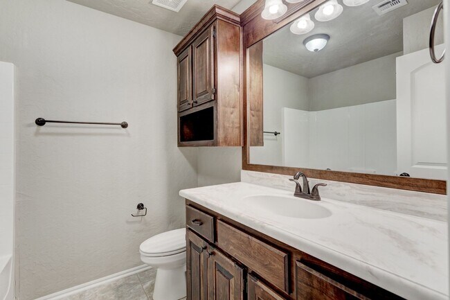 Building Photo - 308 Stoneridge Dr