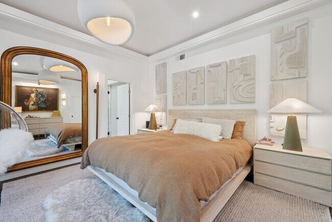 Building Photo - Beautifully Appointed 7-Bedroom Home with Lush Garden Setting in Palo Alto
