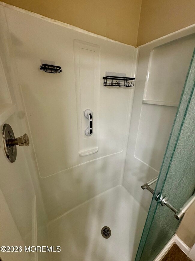 Building Photo - 905 Arlington Dr