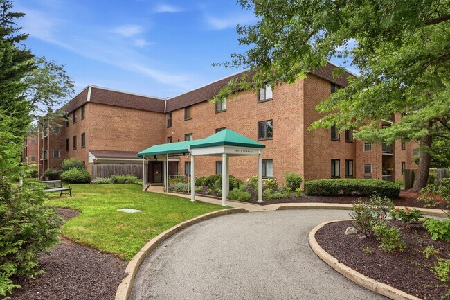 Building Photo - Beautifully Renovated 2-Bedroom, 2-Bath at West Terrace