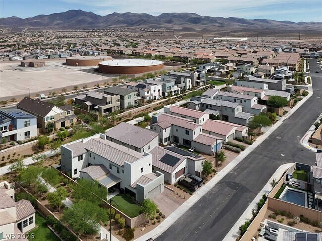 Building Photo - 2658 Catania St