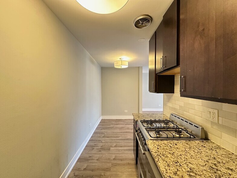 Building Photo - 450 W Barry