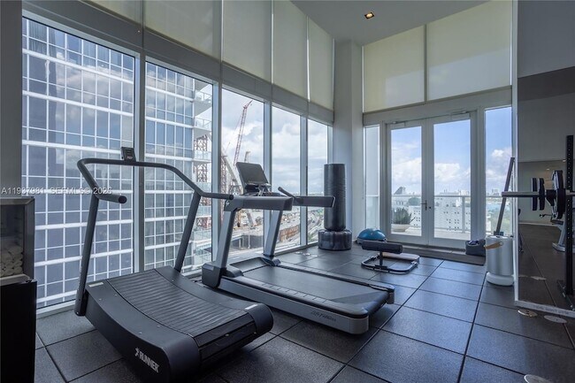 Building Photo - 1040 Biscayne Blvd