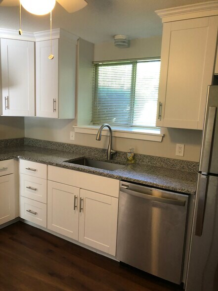 Building Photo - 1473 Stafford Rd