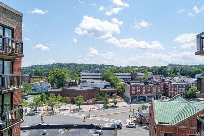 Building Photo - 15 N Beacon St
