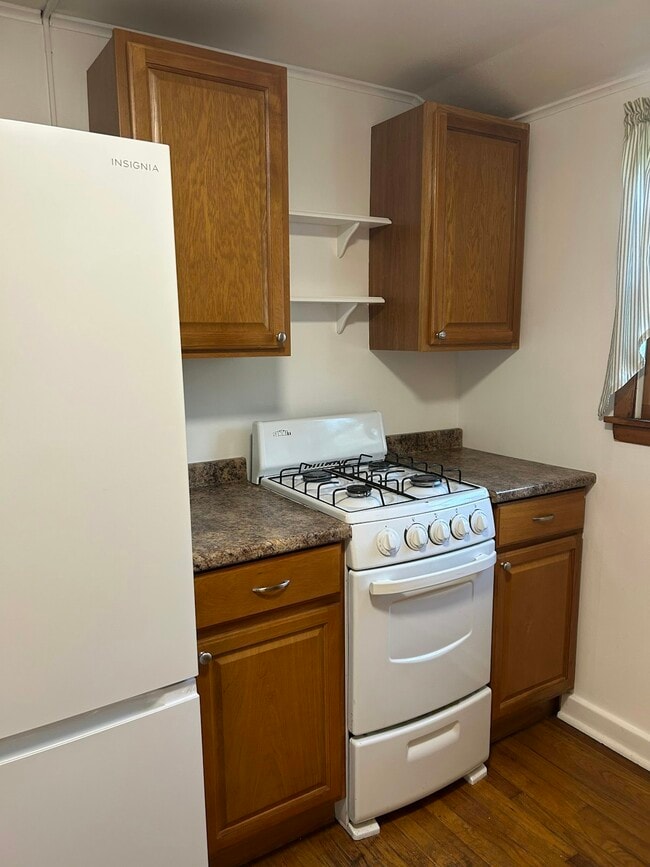 Building Photo - 213 Garden City Dr