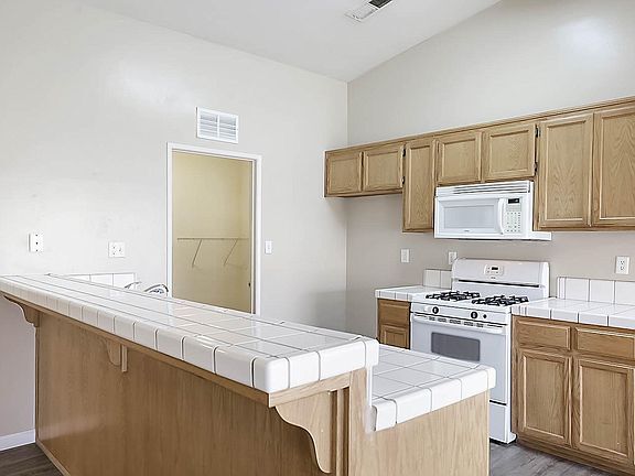Building Photo - 1218 Engelberg Dr