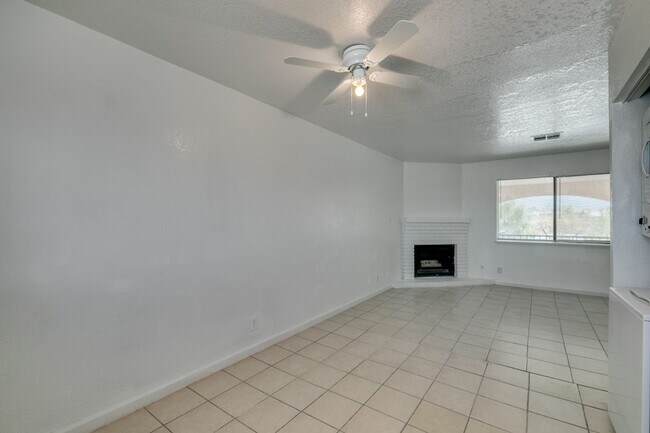 Building Photo - 6987 Mendon Ln