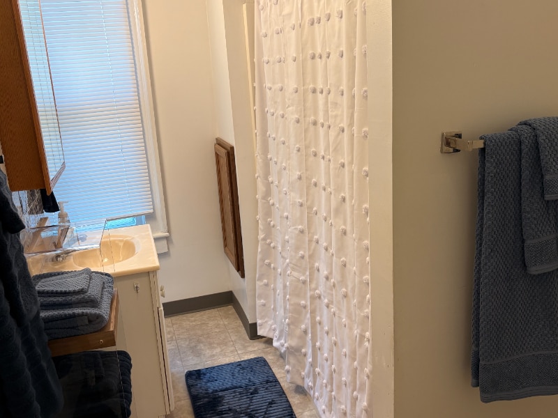 Building Photo - 724.5 Chapin St