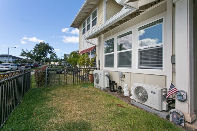 Building Photo - Pet friendly 3/2.5/2 In the heart of Kapolei