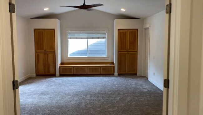 Building Photo - Light-Filled Awbrey Butte Retreat