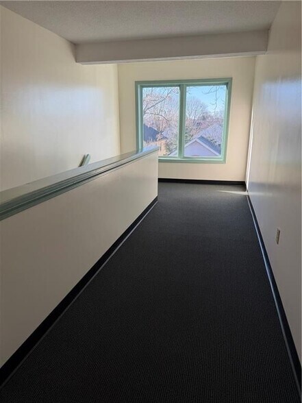 Building Photo - 724 Beverage Hill Ave