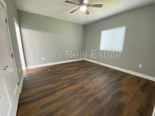 Building Photo - 10398 Port Everglades St