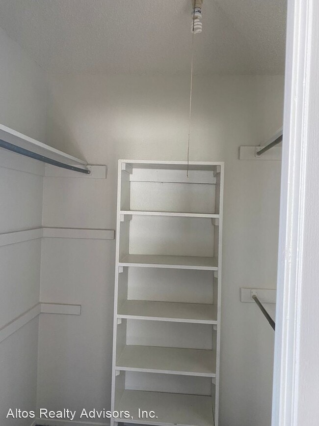 Building Photo - 2 br, 2 bath House - 2365 E Geddes Ave #O-22