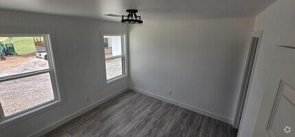 Building Photo - 1511 N Springfield St