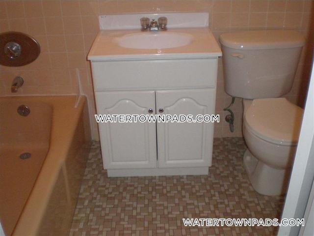 Building Photo - 245 Main St