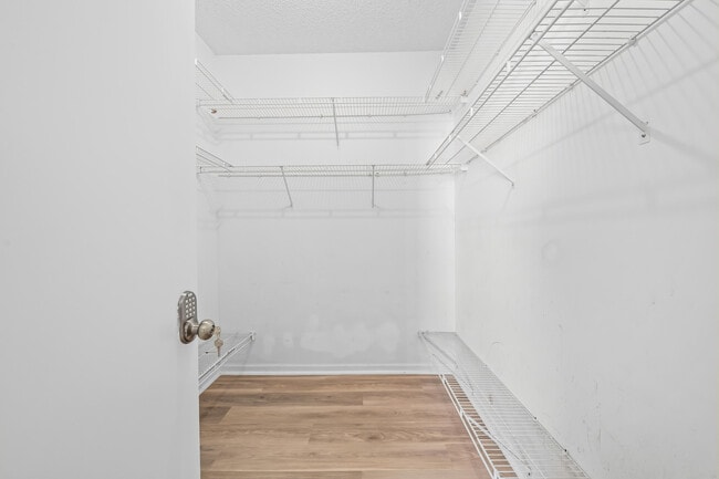 Building Photo - 10565 NW 57th Ct