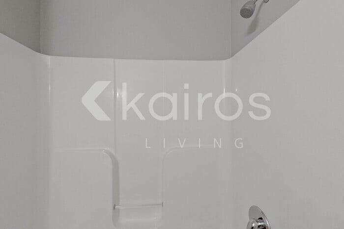 Building Photo - 5002 Thomas St