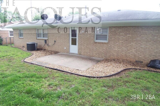 Building Photo - 537 E Glenwood St