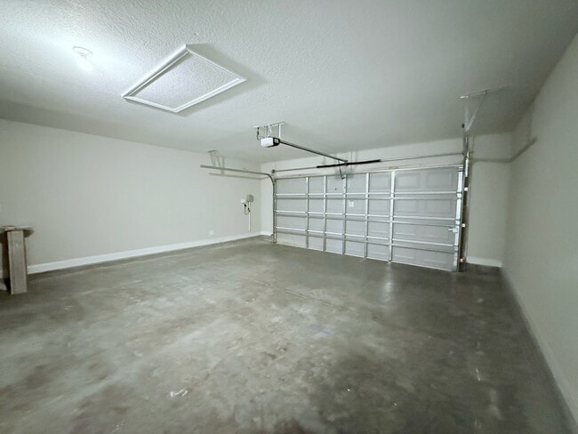 Building Photo - 23 Alagon Wy