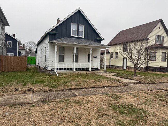 Building Photo - 105 6th Ave