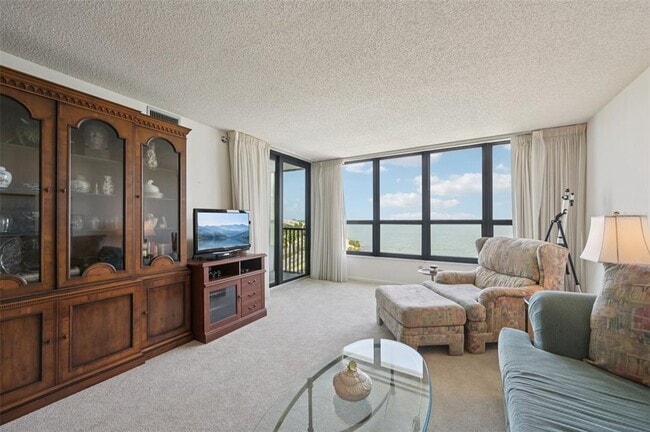 Building Photo - 11 Sunset Dr