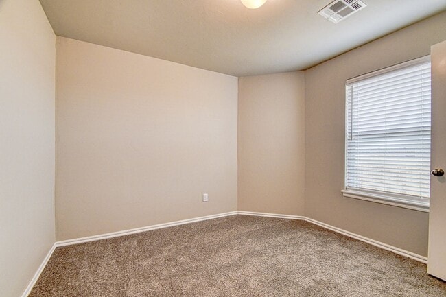 Building Photo - Beautiful New Construction Home!