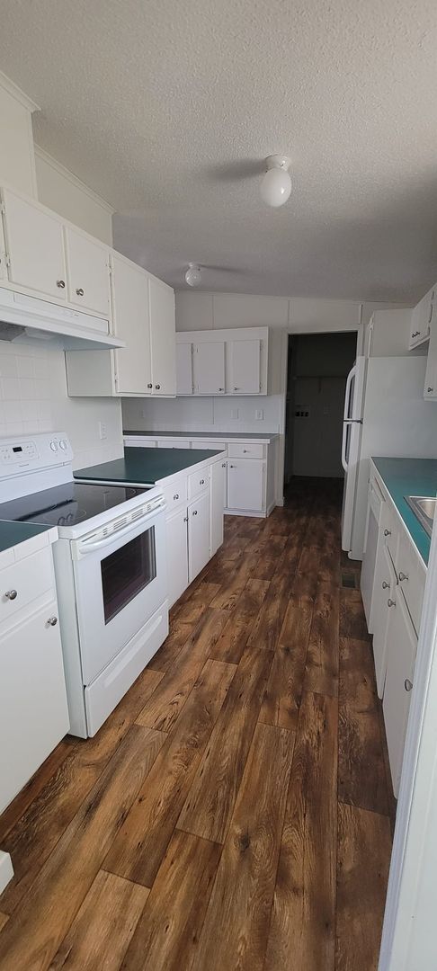 Building Photo - Ready to move in!