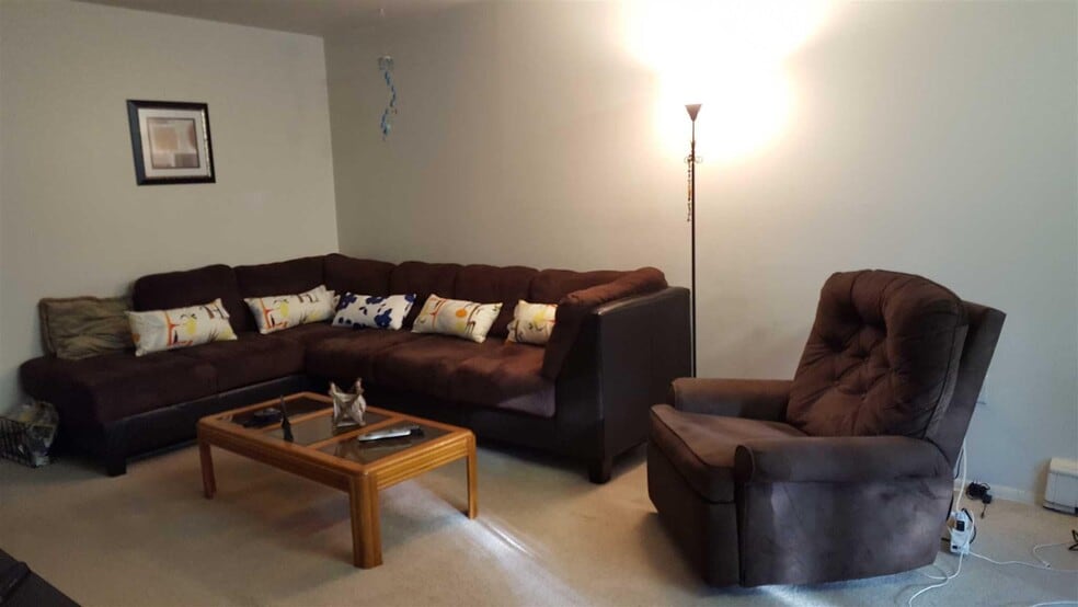 Building Photo - 3 Hook Rd