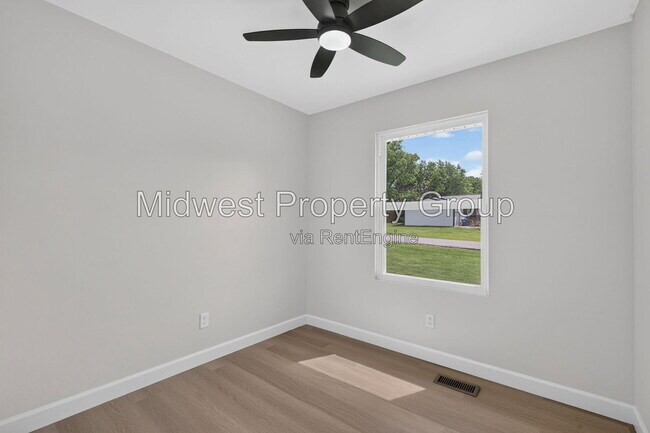 Building Photo - 13 S Perry Cir