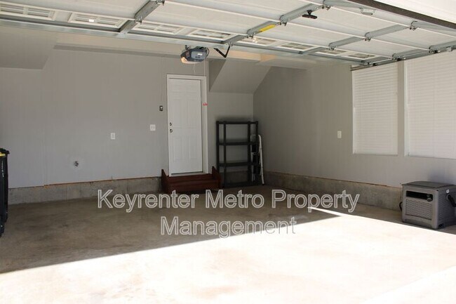 Building Photo - 2736 Pinebrook Rd